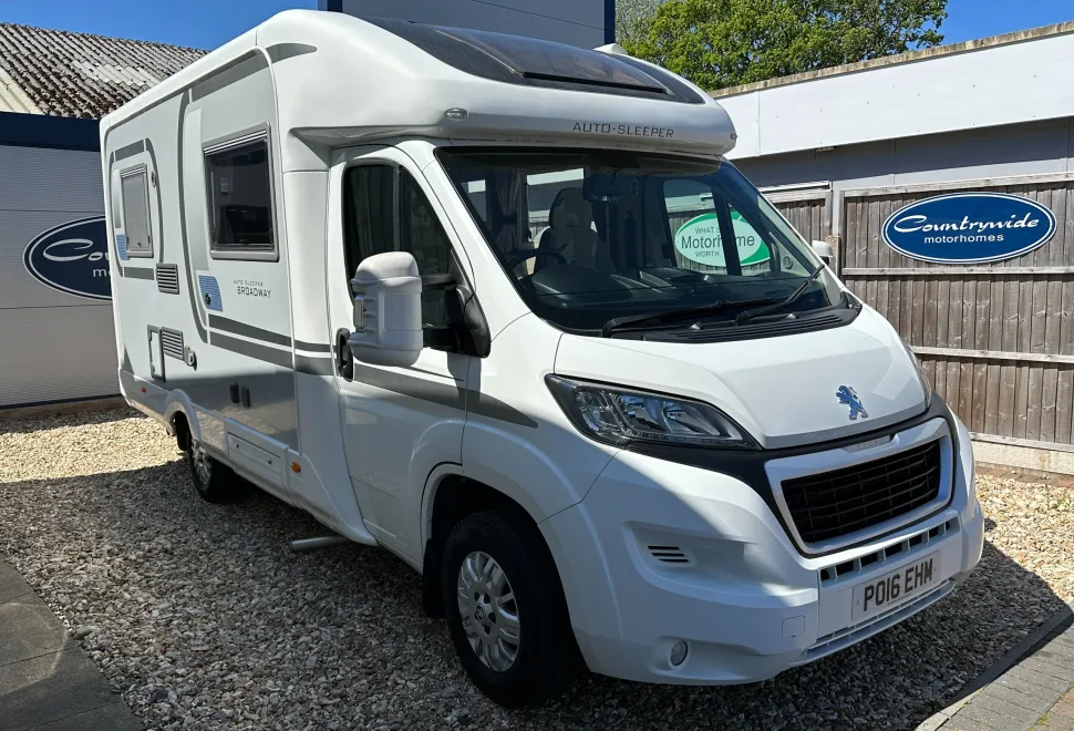 Auto-Sleepers Broadway EB 2 BERTH FRONT LOUNGE - END WASHROOM - LUXURY  2016