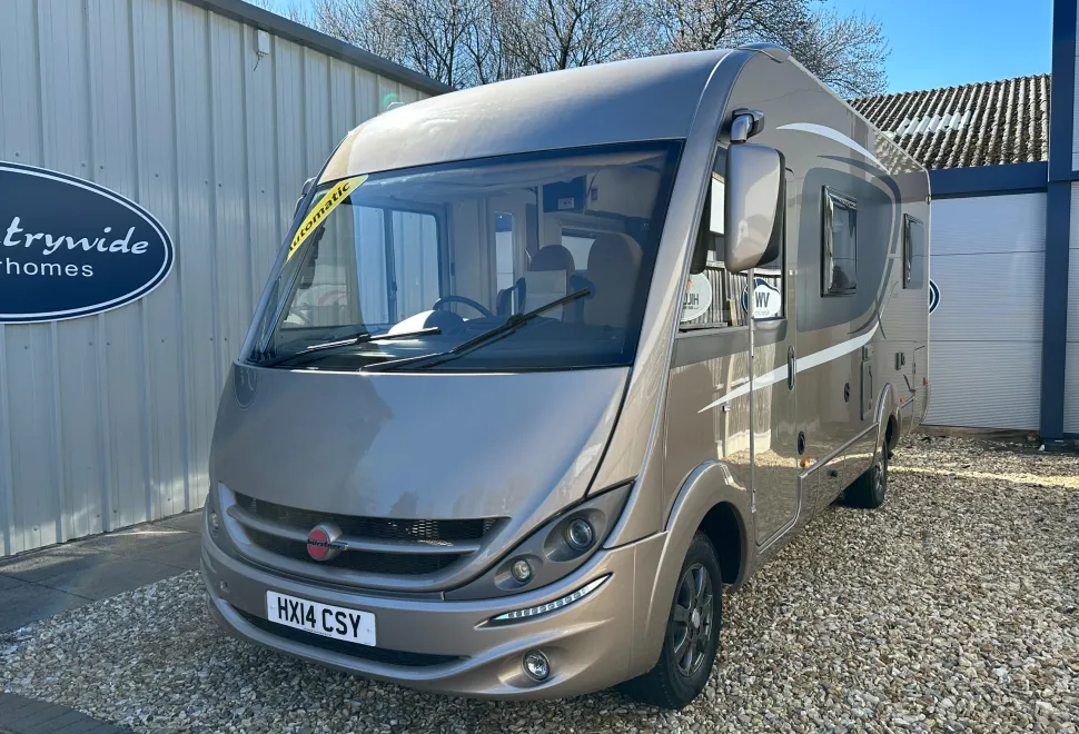 Burstner Viseo I700 LOW MILEAGE - REAR LOUNGE - FRONT DROP DOWN BED - THE PERFECT TOURING LAYOUT  2014
