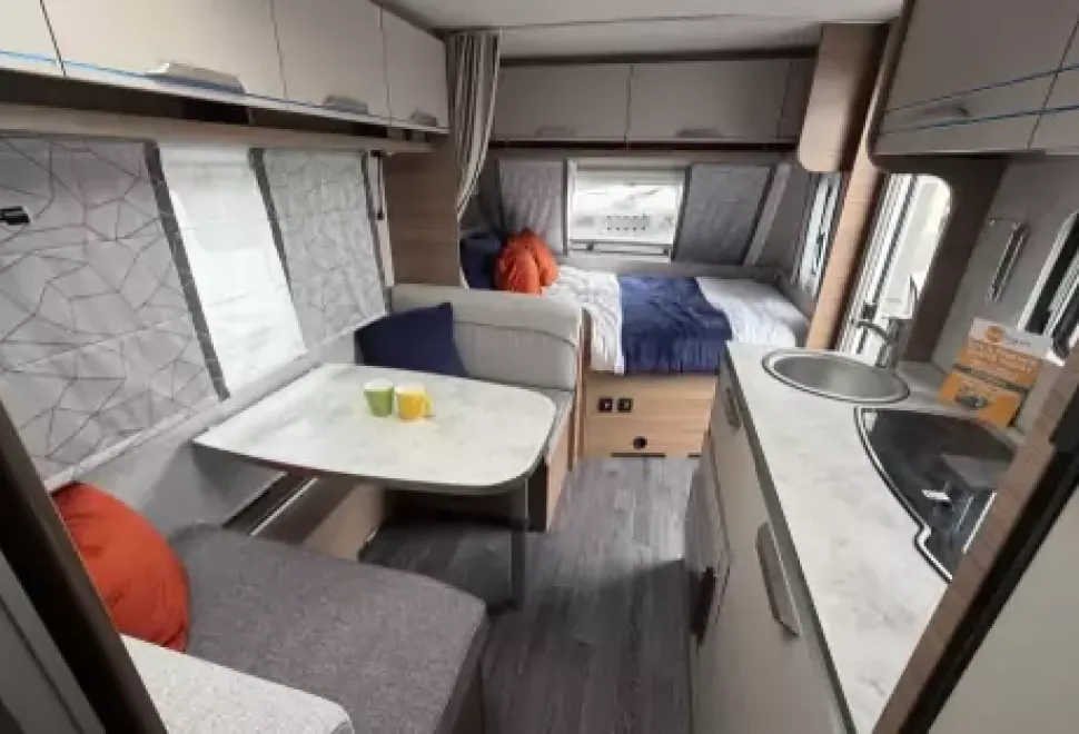 Knaus   2024