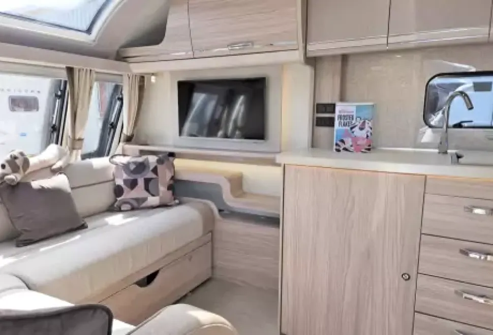 Elddis   2024