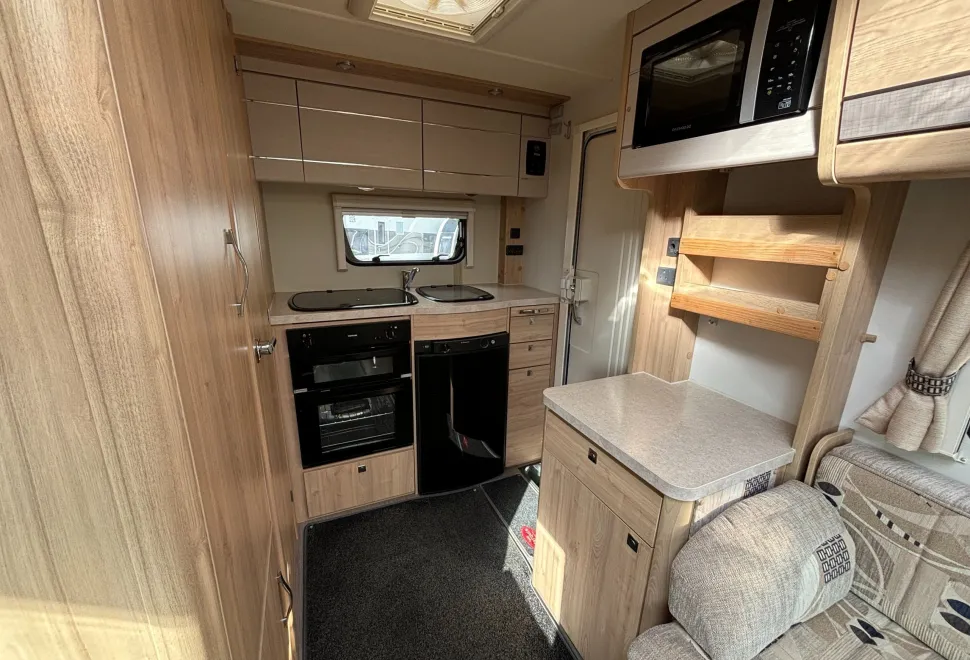 Elddis  Autoquest 2016
