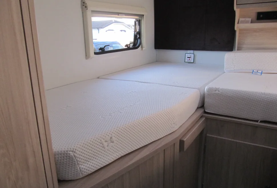Elddis  Autoquest 194 2025