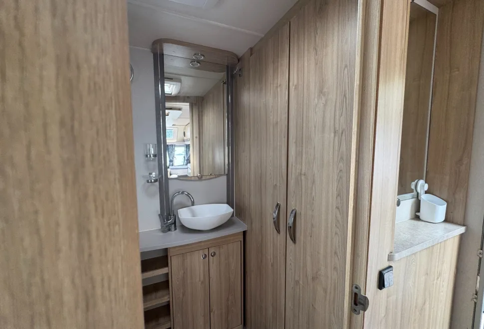 Elddis  Chatsworth 2017