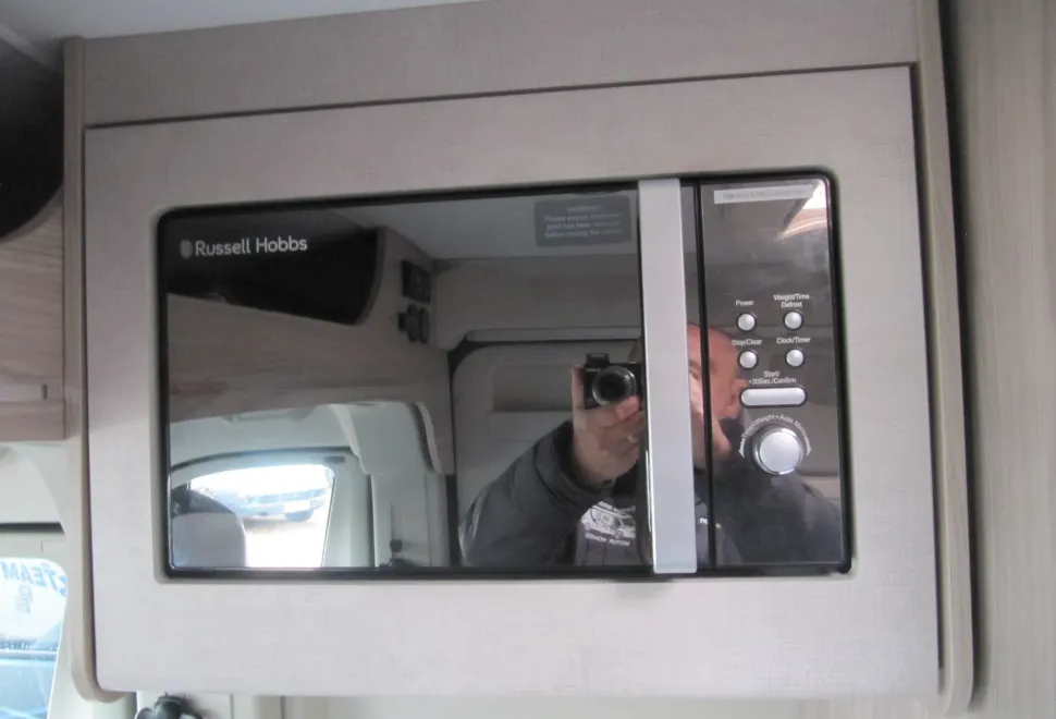 Elddis  Autoquest CV60 2025