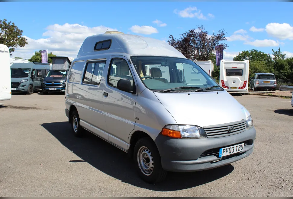 Toyota  Camper 2003