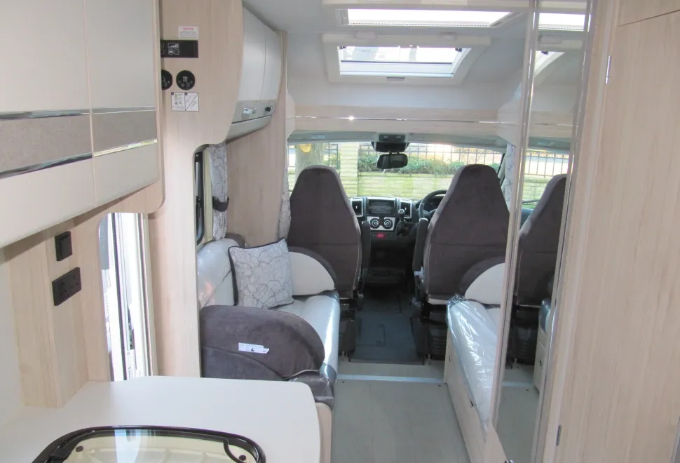 Elddis  Autoquest 194 2025