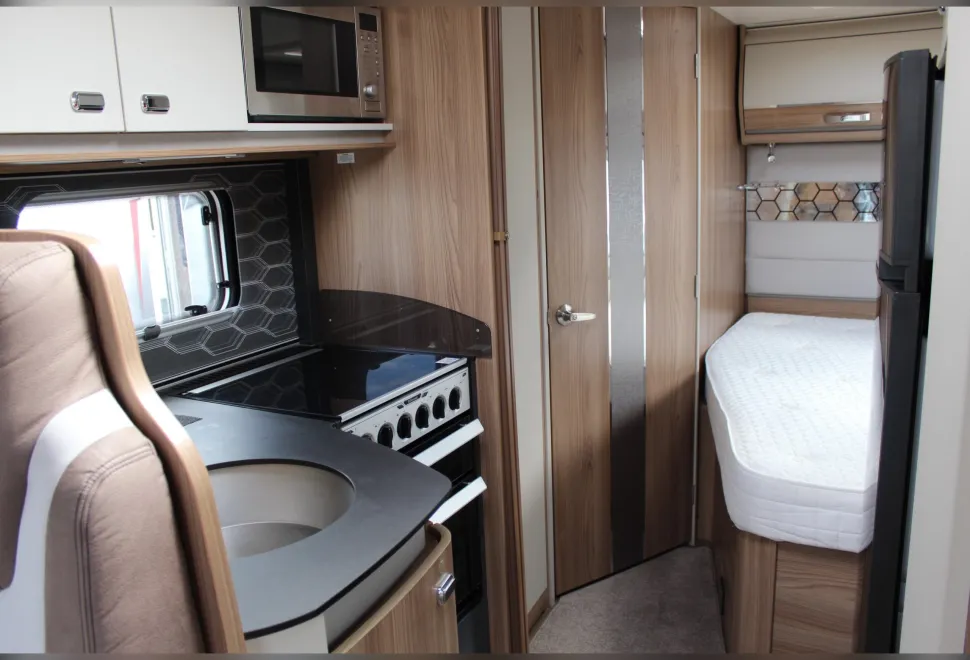 Swift  Bolero 684FB 2016