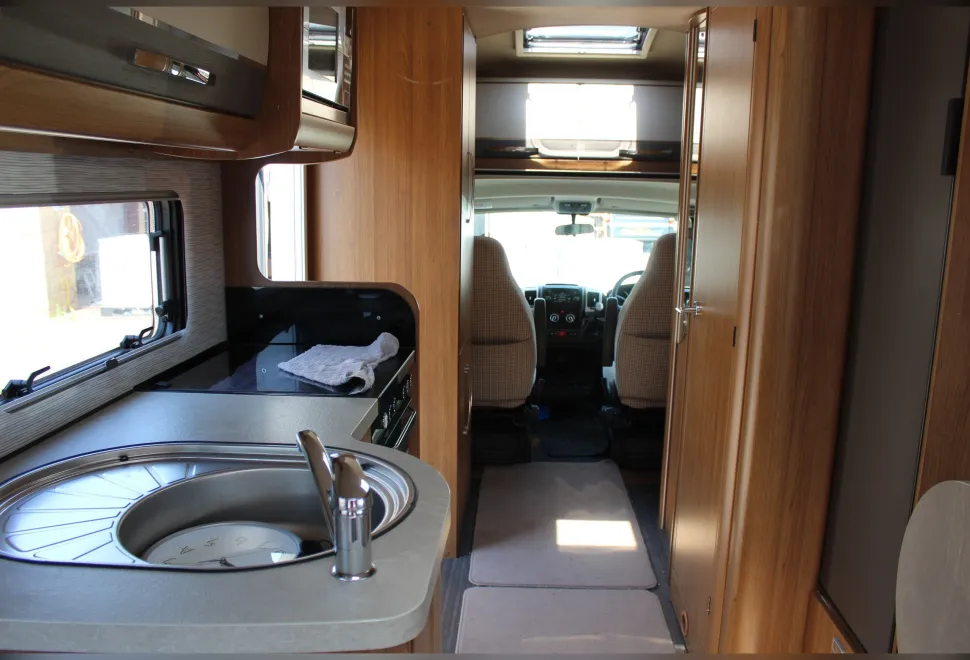 Auto-Trail  Apache 634 2017