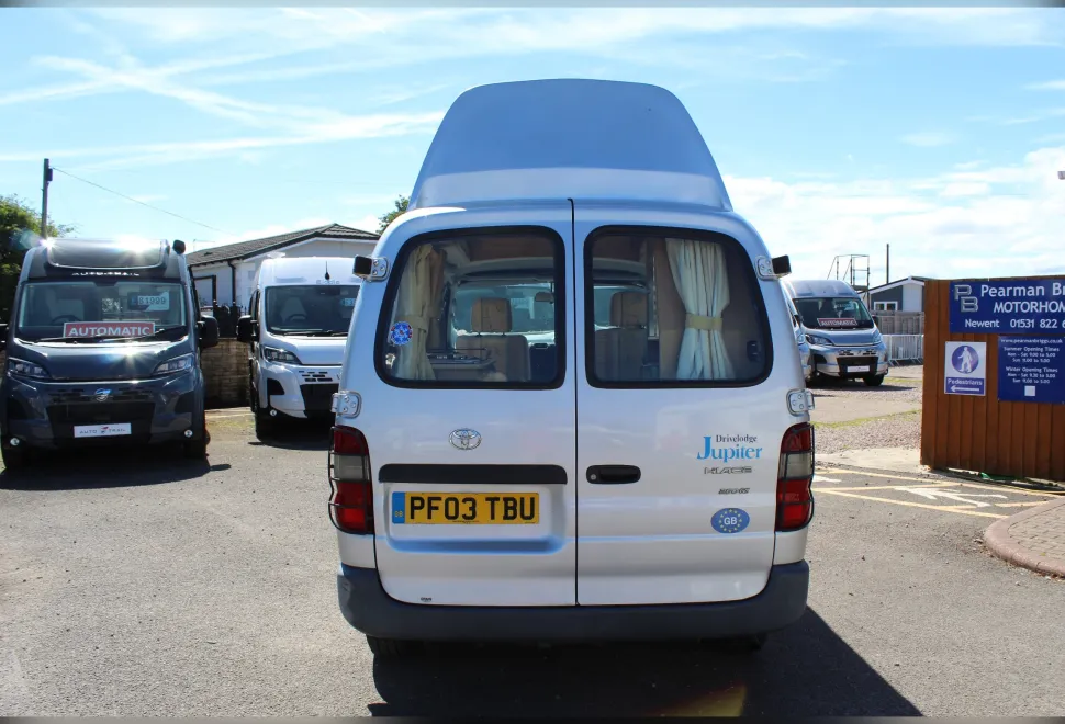Toyota  Camper 2003