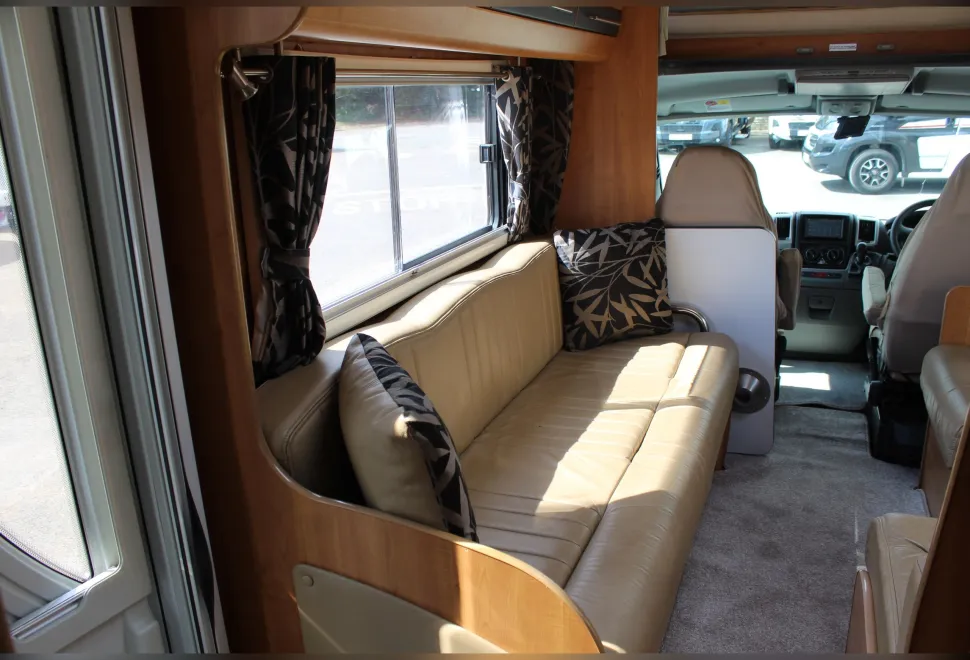Auto-Trail  Chieftain 2011