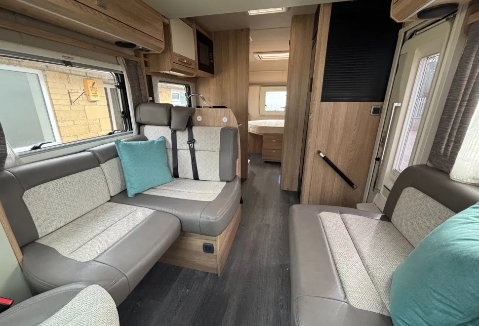 Auto-Trail  Tracker 2024