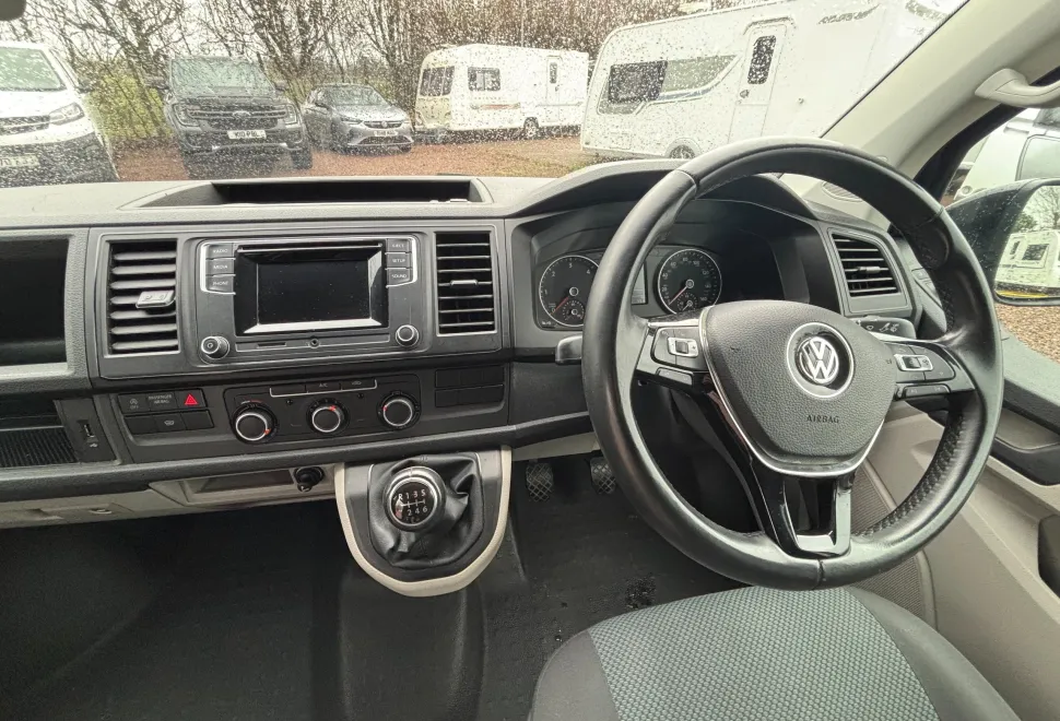 Volkswagen  Transporter T28 2018