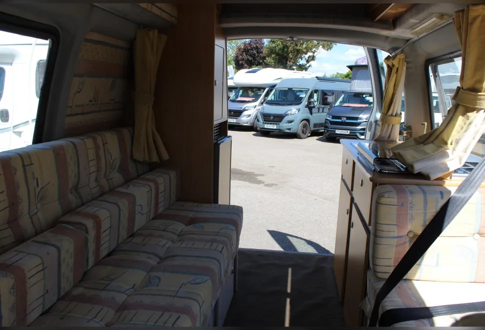 Toyota  Camper 2003
