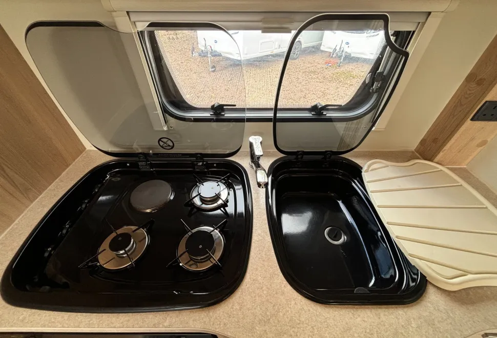 Elddis  Autoquest 2016