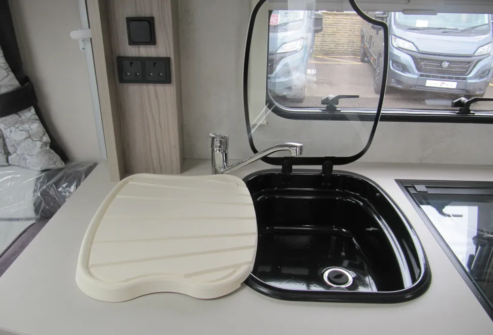 Elddis  Autoquest 185 2025
