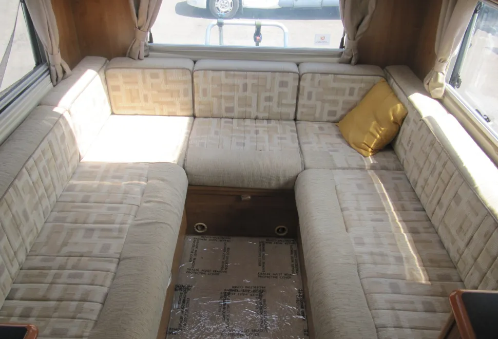 Auto-Trail  Apache 634 2010