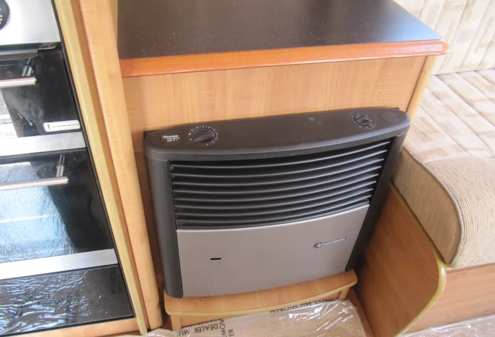 Auto-Trail  Apache 634 2010