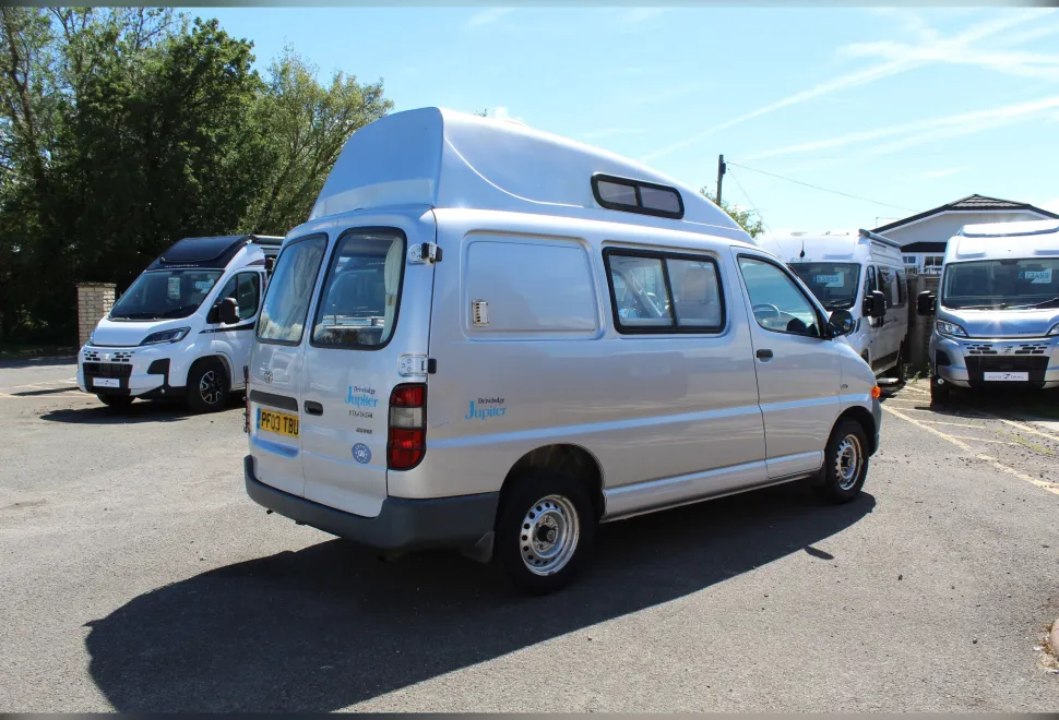 Toyota  Camper 2003