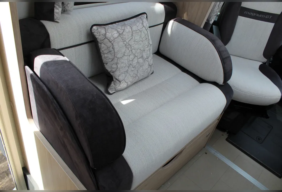 Elddis  Autoquest 194 2026