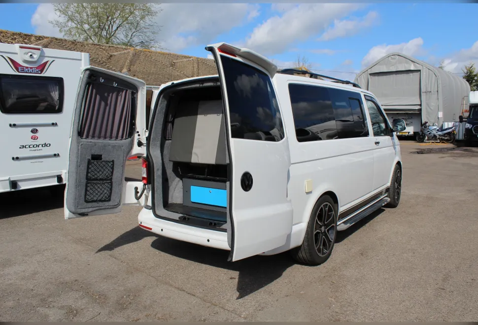 Volkswagen  Transporter 2012