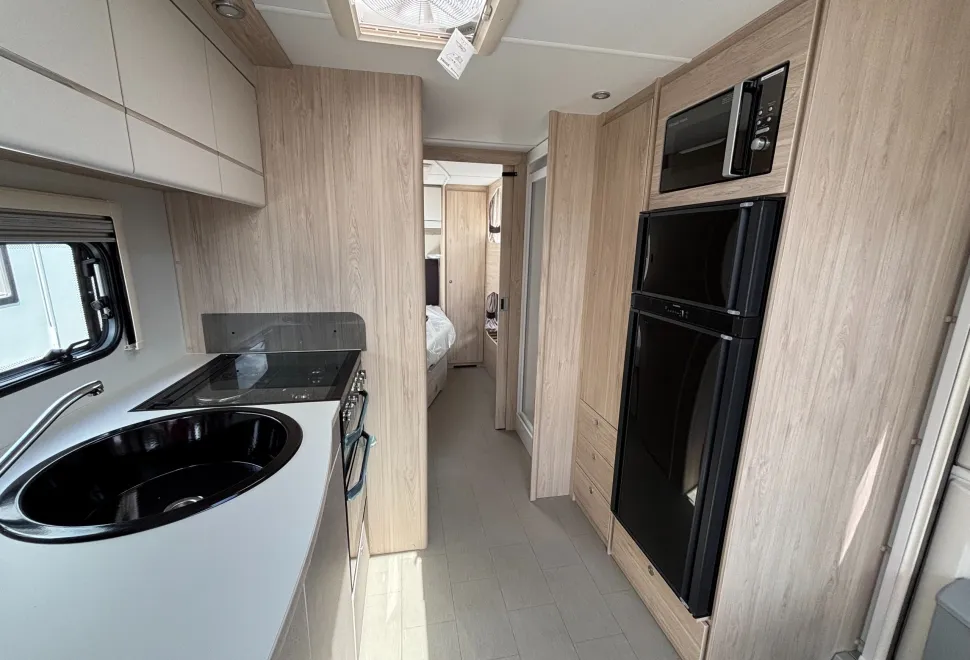 Elddis  Avante 868 2026