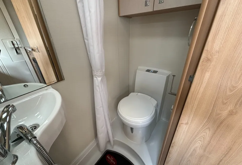 Elddis  Autoquest 2016