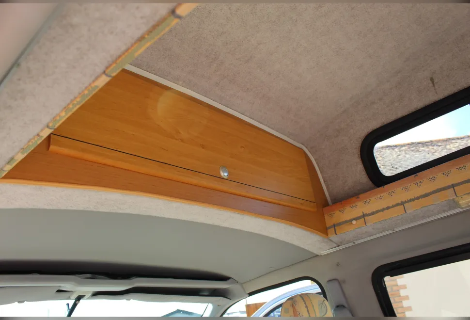Toyota  Camper 2003