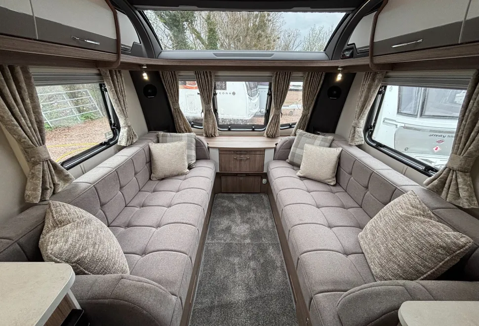 Coachman  VIP 2025