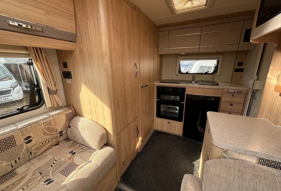 Elddis  Autoquest 2016