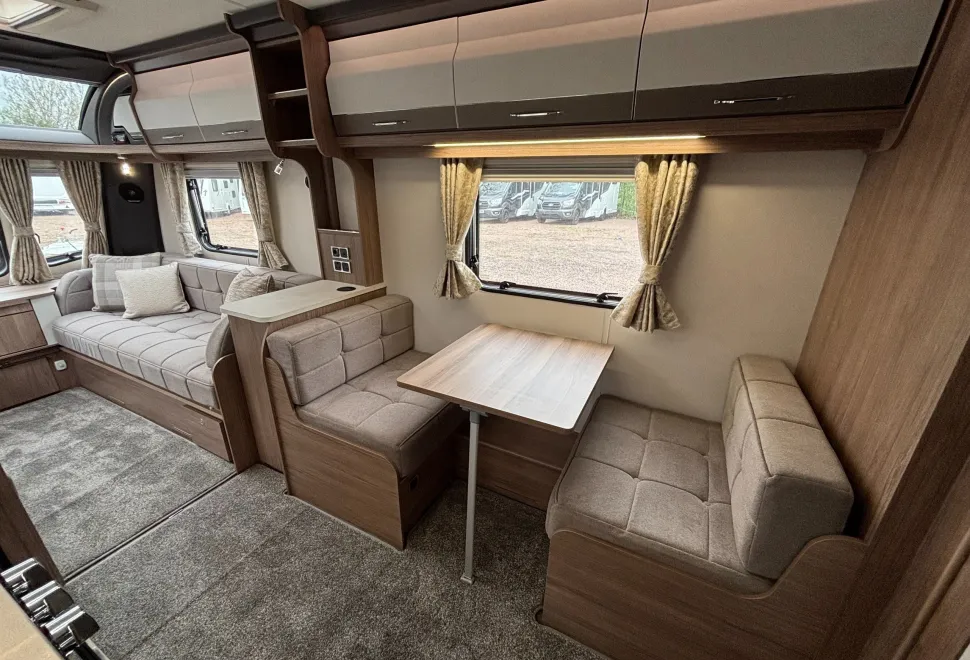 Coachman  VIP 2025