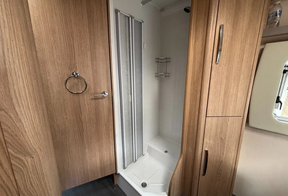 Auto-Trail  Tracker 2024