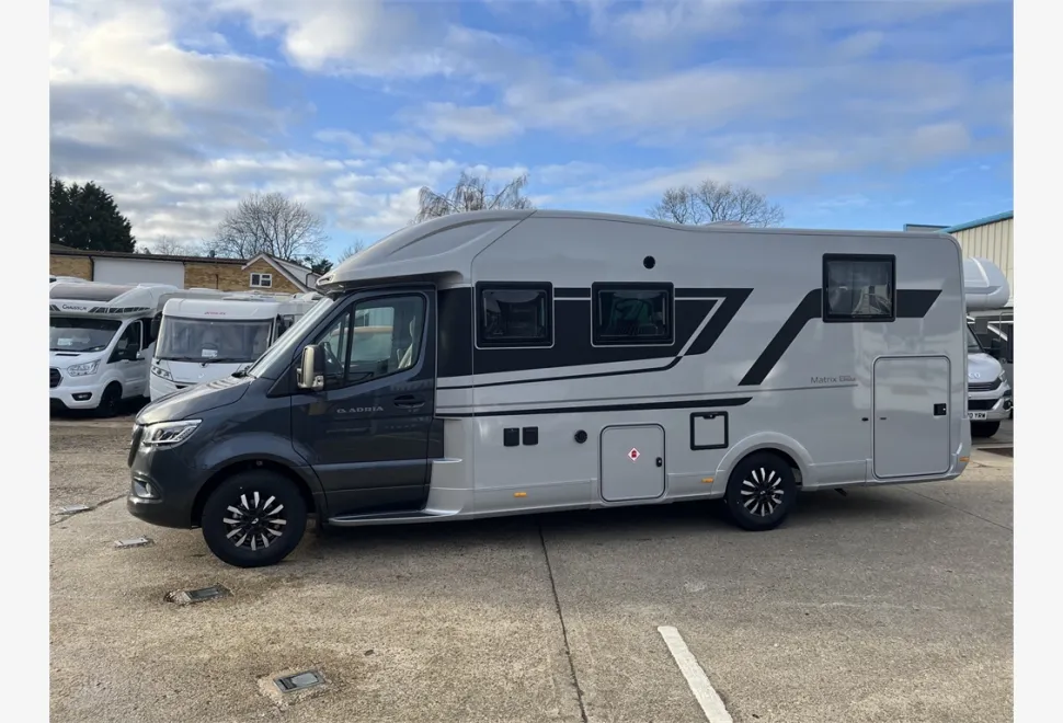Adria  MATRIX SUPREME MB 670 DC 