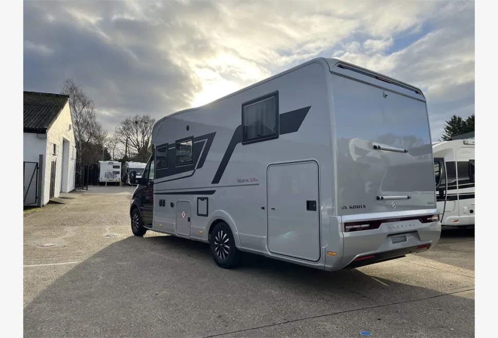 Adria  MATRIX SUPREME MB 670 DC 