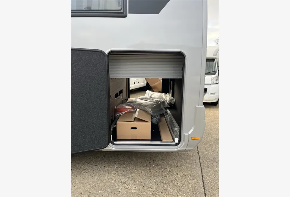 Adria  MATRIX SUPREME MB 670 DC 