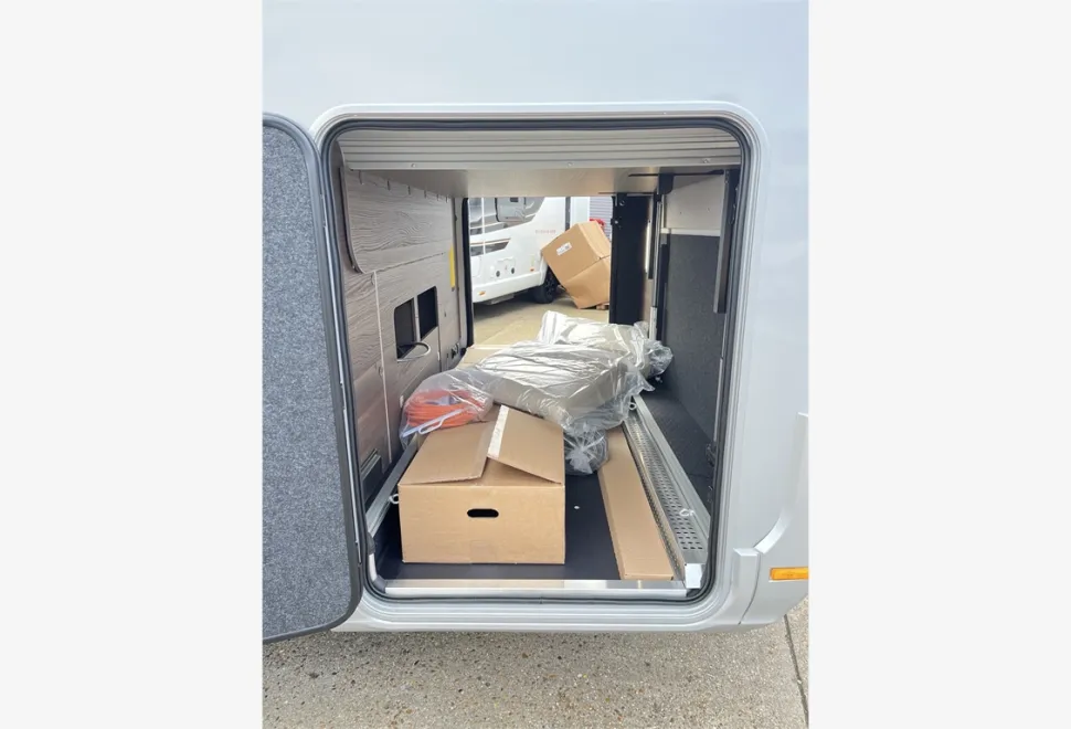 Adria  MATRIX SUPREME MB 670 DC 
