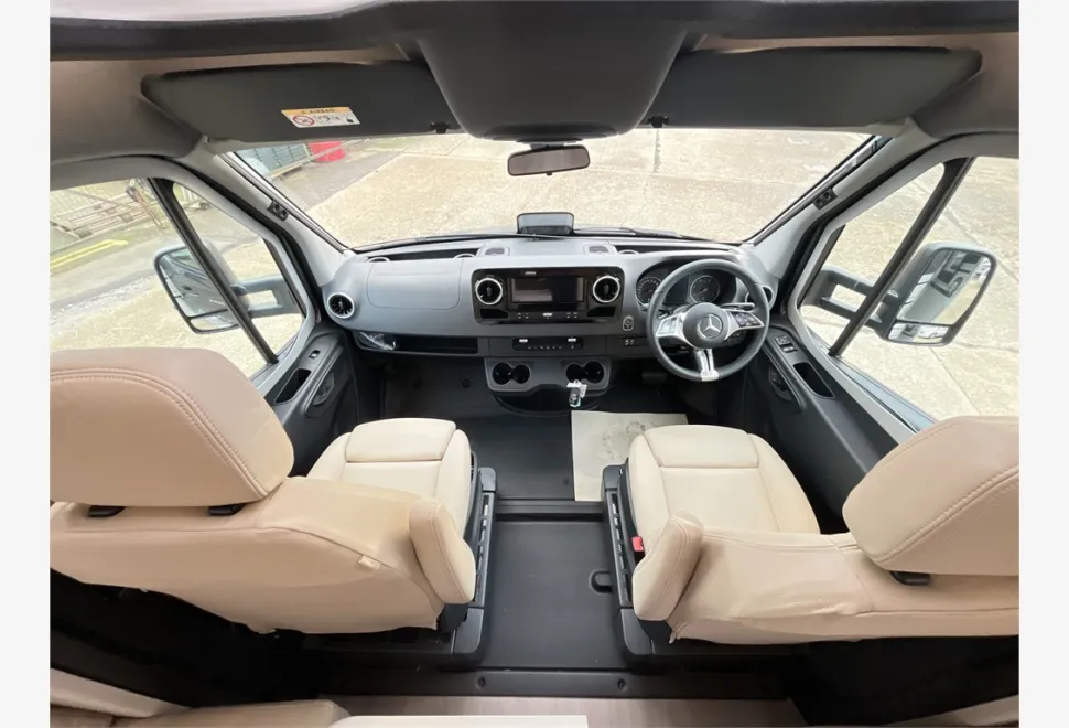 Adria  MATRIX SUPREME MB 670 DC 
