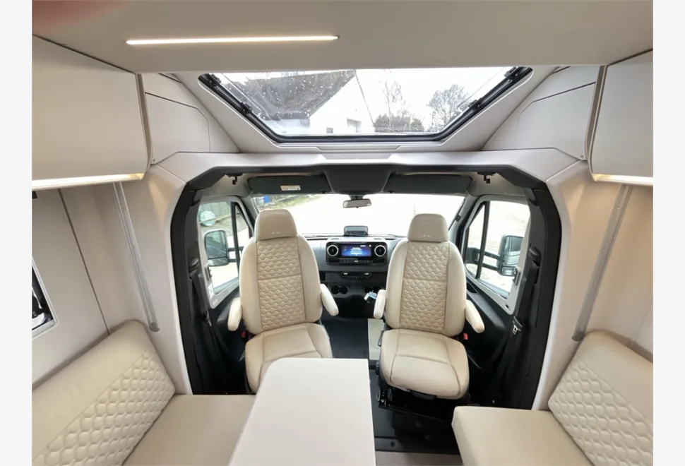 Adria  MATRIX SUPREME MB 670 DC 