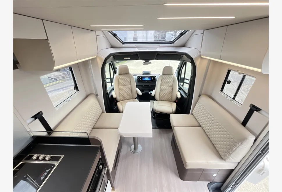 Adria  MATRIX SUPREME MB 670 DC 