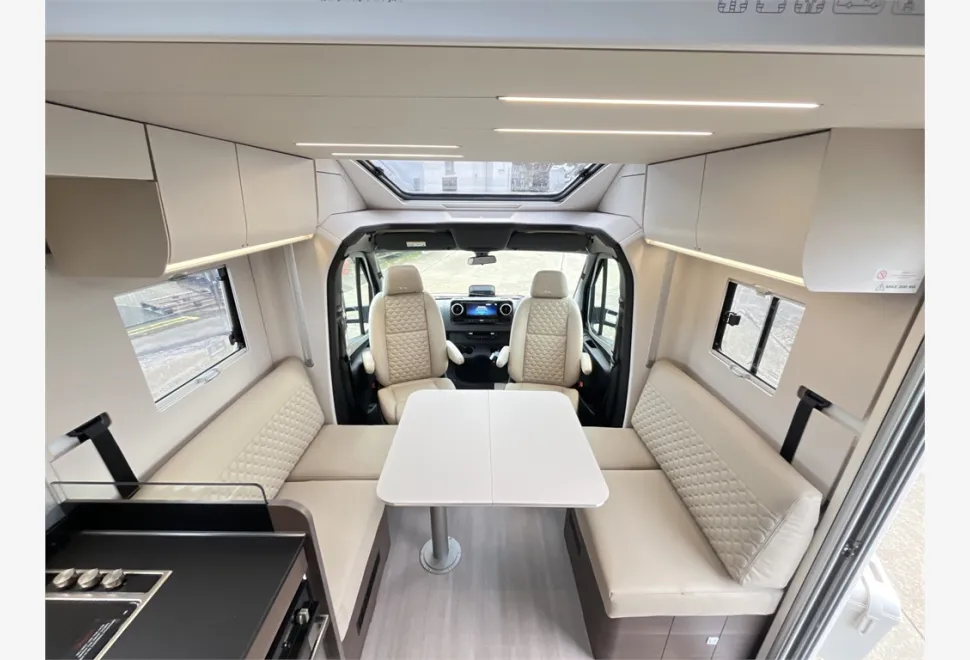 Adria  MATRIX SUPREME MB 670 DC 