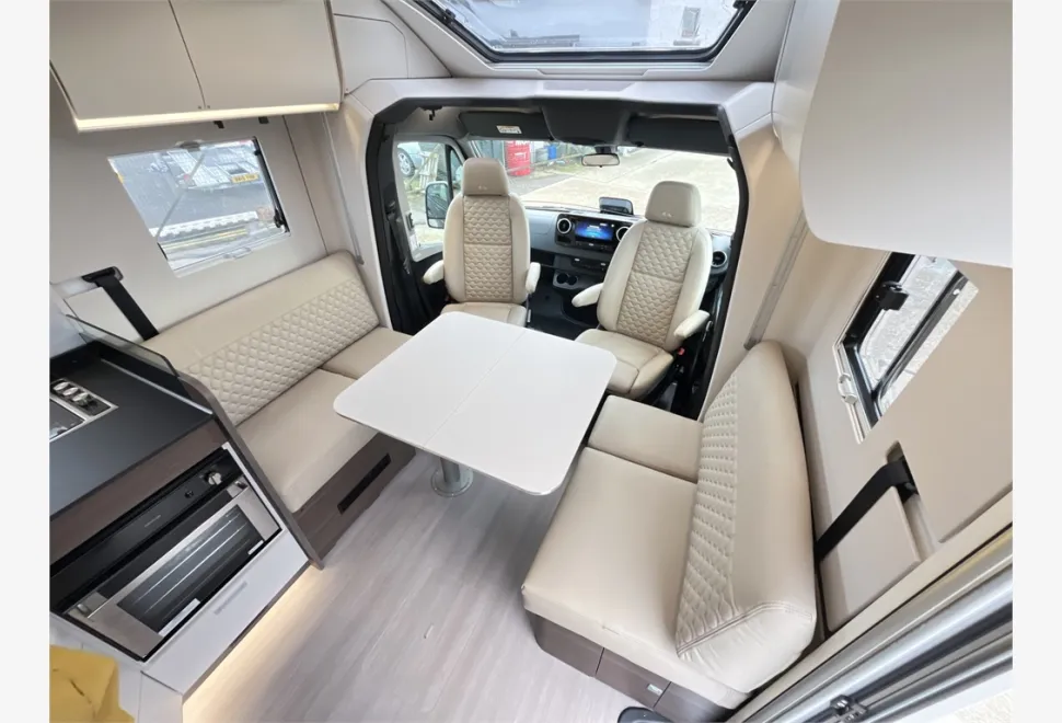 Adria  MATRIX SUPREME MB 670 DC 