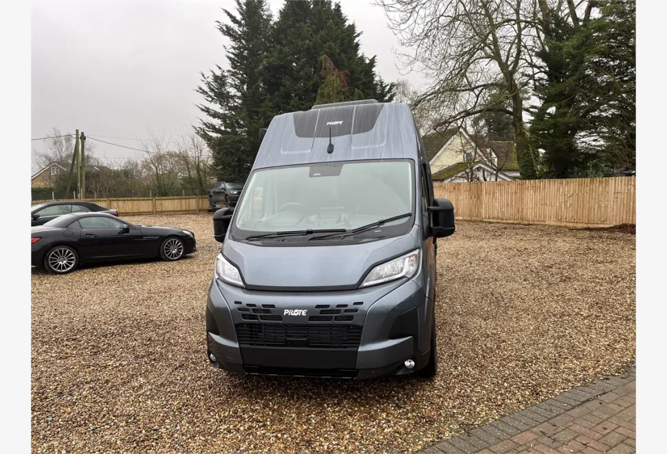 Pilote  Van V633M 