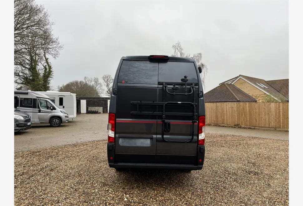 Pilote  Van V633M 