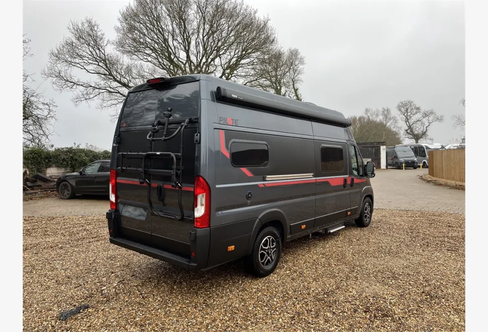 Pilote  Van V633M 