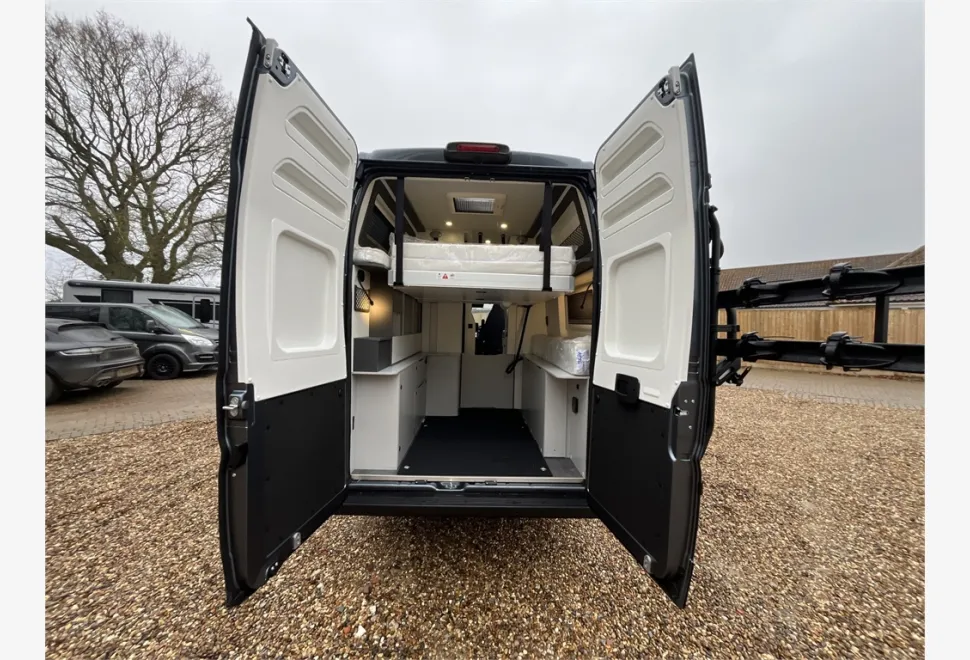 Pilote  Van V633M 