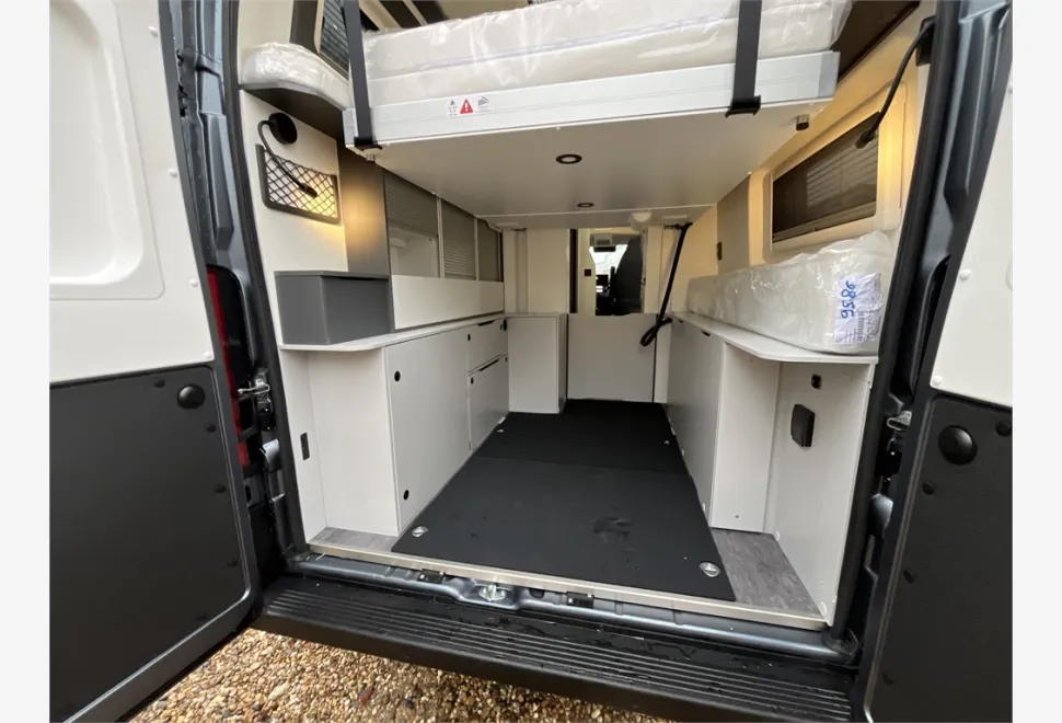 Pilote  Van V633M 