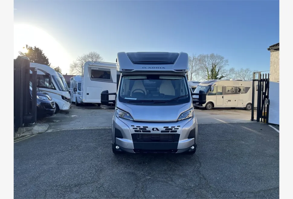Adria  MATRIX SUPREME 670 DC 