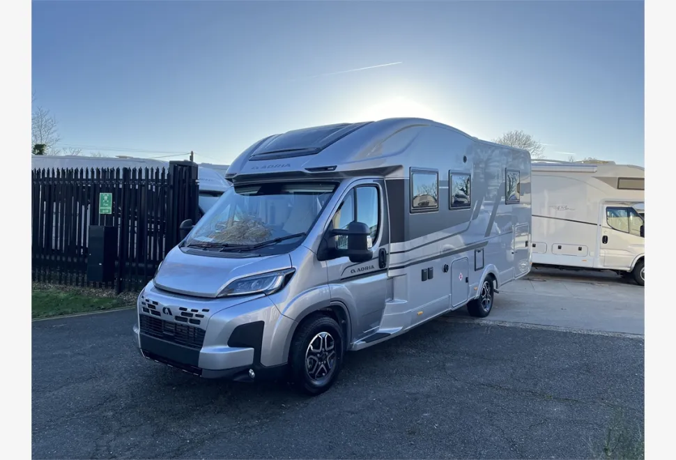 Adria  MATRIX SUPREME 670 DC 