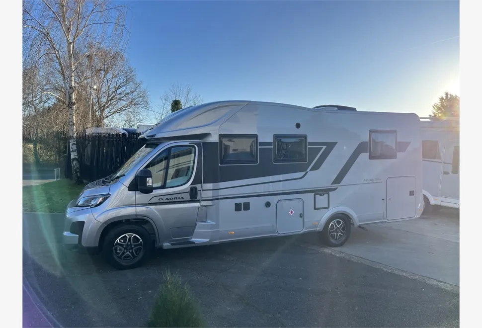 Adria  MATRIX SUPREME 670 DC 