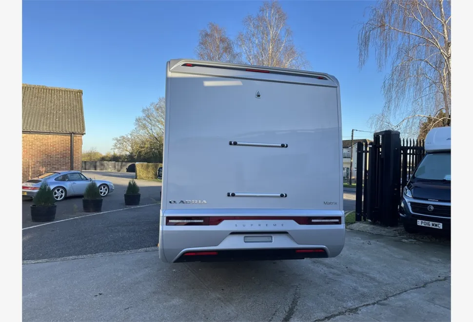 Adria  MATRIX SUPREME 670 DC 