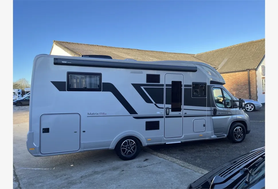 Adria  MATRIX SUPREME 670 DC 